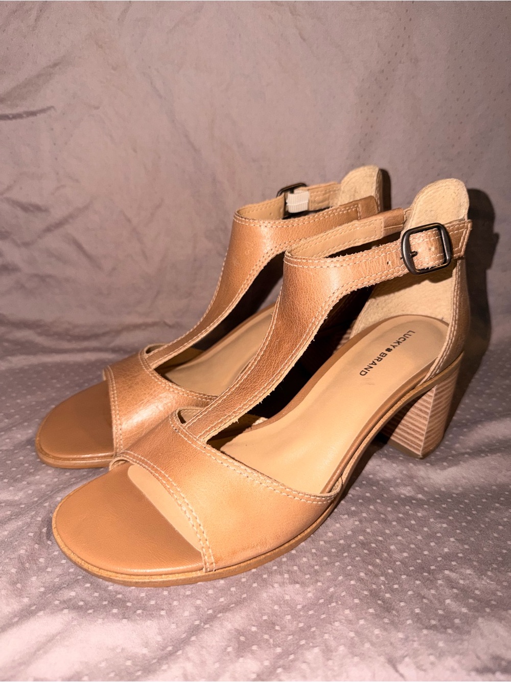Lucky Brand Sabeni Tan Leather T-Strap Block Heel Sandals - Size 9.5